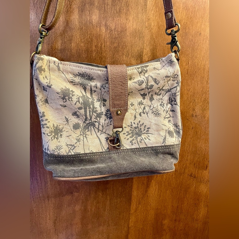 Myra shoulder / crossbody